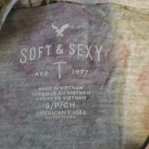 Two ultrasoft t-shirts sz sm - Picture 4 of 5